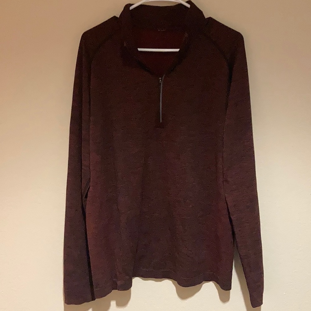 Men’s size L Lululemon Metal vent tech 1/2 zip.